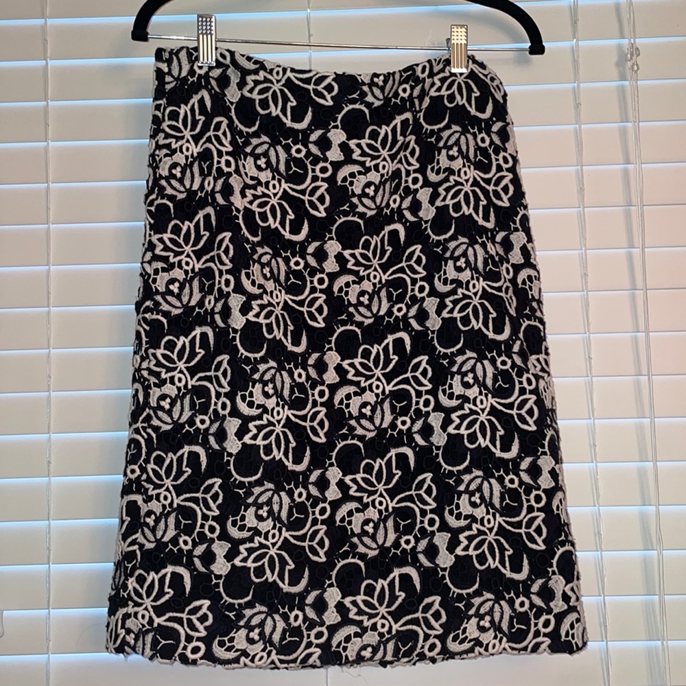 Talbots lined lace pencil skirt